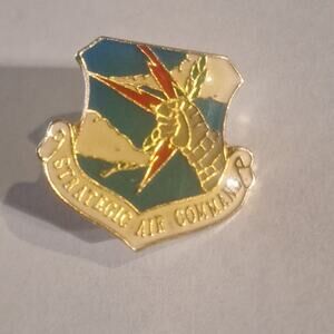 Vintage Military Logo Pin Strategic Air Command Air Force Department Of Defense